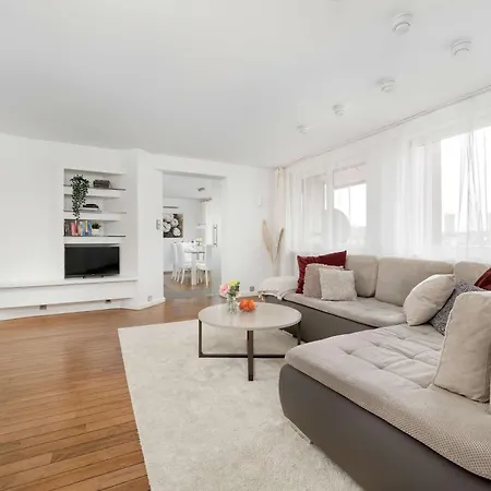 Family With 3 Bedrooms & Air Conditioning In The Centre Of By Renters Apartman Wrocław