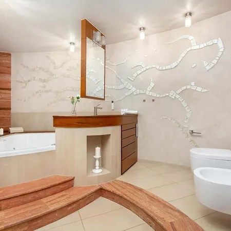 公寓 Family With 3 Bedrooms & Air Conditioning In The Centre Of By Renters *