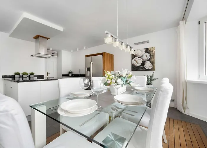 Apartman Family With 3 Bedrooms & Air Conditioning In The Centre Of By Renters Wrocław