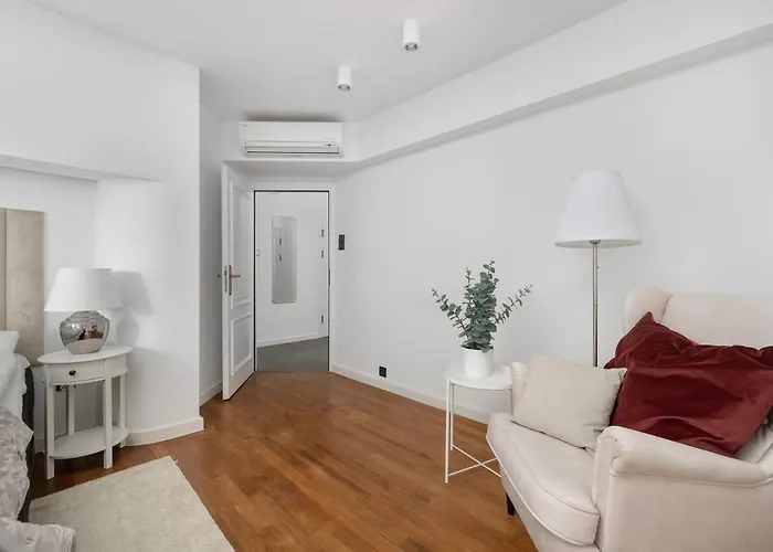 Family With 3 Bedrooms & Air Conditioning In The Centre Of By Renters Wrocław