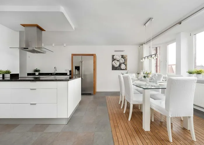 Apartman Family With 3 Bedrooms & Air Conditioning In The Centre Of By Renters *